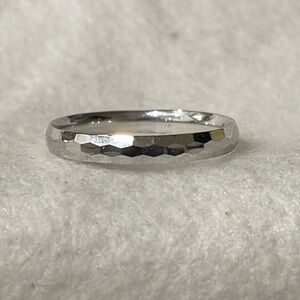 18K White Gold Hammered Comfort Fit Wedding Ring Band NWOT